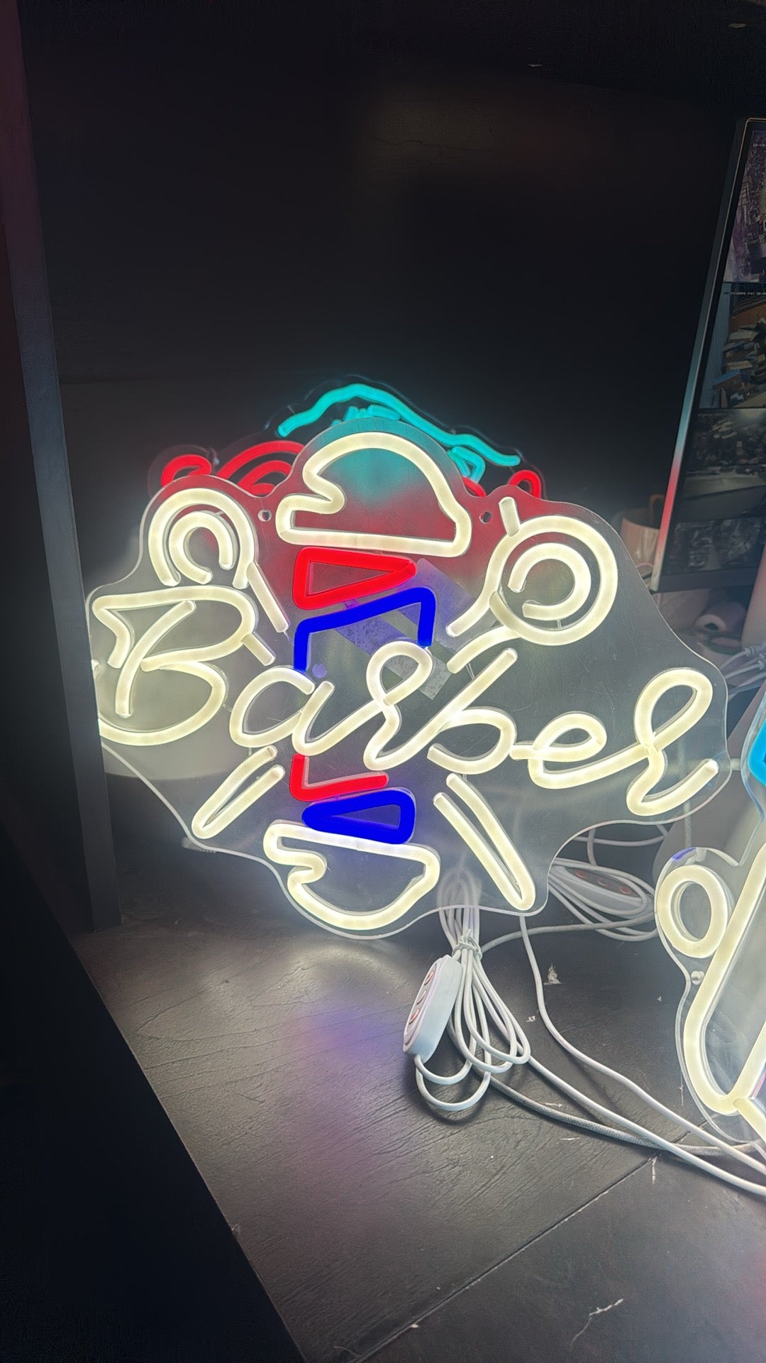 BARBER NEON