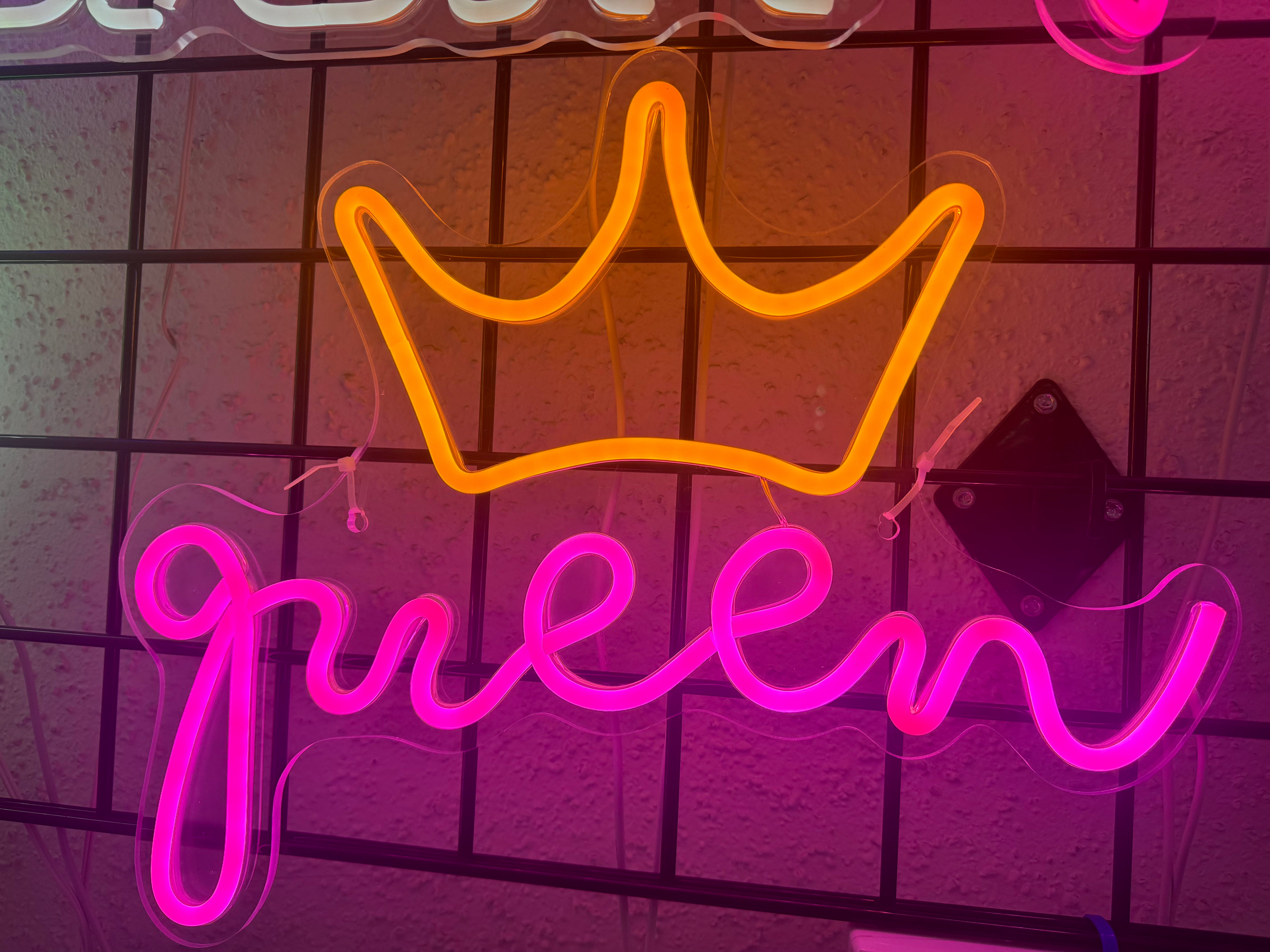 Queen – NEONZ LED